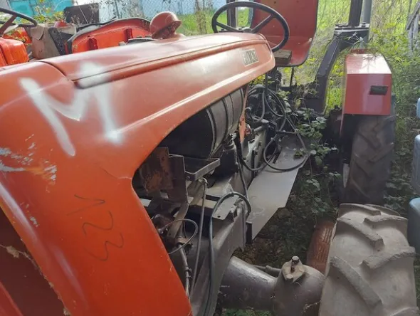 579#73951 Trattori agricoli e macchine dismessi