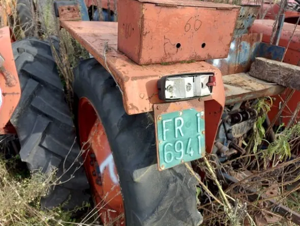 579#73951 Trattori agricoli e macchine dismessi