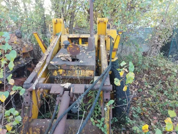 579#73951 Trattori agricoli e macchine dismessi