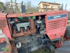 579#73951 Trattori agricoli e macchine dismessi