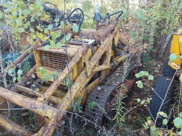 579#73951 Trattori agricoli e macchine dismessi