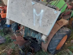 579#73951 Trattori agricoli e macchine dismessi
