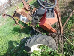 579#73951 Trattori agricoli e macchine dismessi