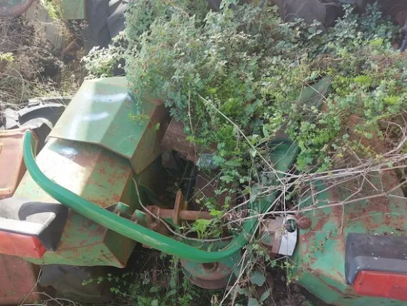 579#73951 Trattori agricoli e macchine dismessi