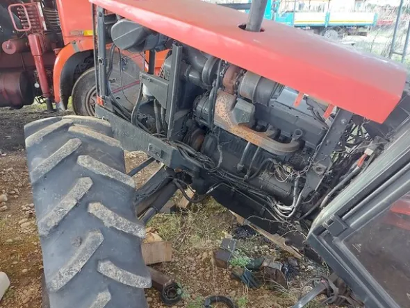 579#73951 Trattori agricoli e macchine dismessi