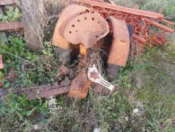 579#73951 Trattori agricoli e macchine dismessi