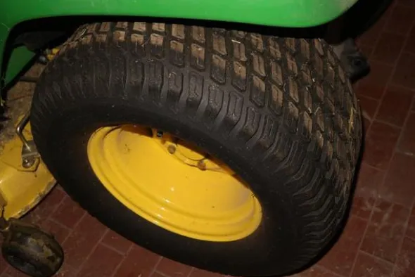 56#3453 Trattorino idrostatico John Deere