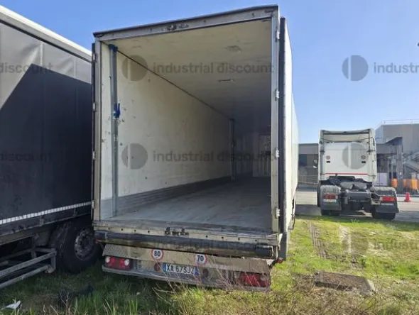 2#10030 Trattori stradali Scania, Autocarro isotermico Scania e semirimorchi