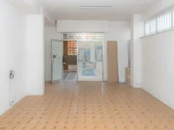 #14667 Tre negozi in complesso condominiale