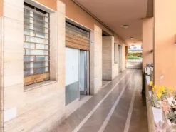 #14667 Tre negozi in complesso condominiale