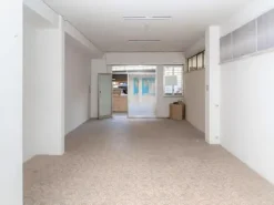 #14667 Tre negozi in complesso condominiale