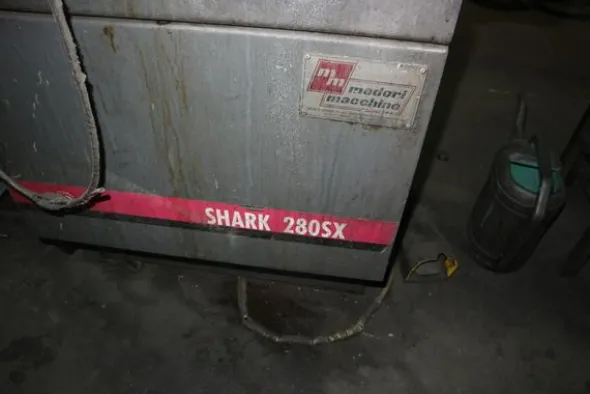 38#3998 Troncatrice a nastro Shark