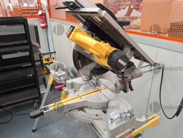 11#9543 Troncatrice Dewalt con supporto