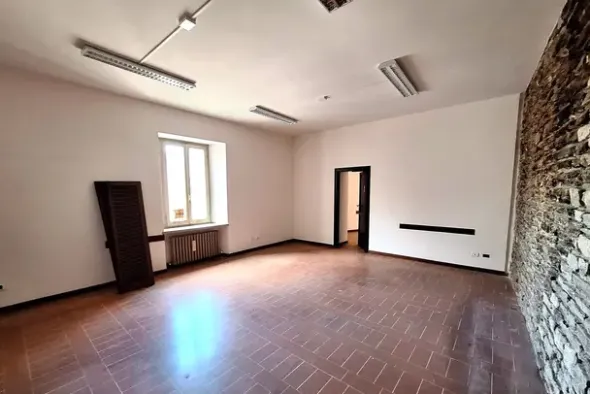 #23502 Uffici e alloggio in edificio storico ristrutturato