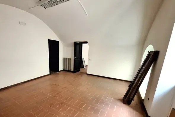 #23502 Uffici e alloggio in edificio storico ristrutturato