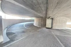 #24214 Ufficio al piano settimo e sei posti auto