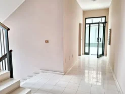 #23907 Ufficio al piano terra con cantina in complesso condominiale