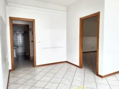 #23907 Ufficio al piano terra con cantina in complesso condominiale
