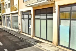 #25828 Ufficio al piano terra in edificio polifunzionale