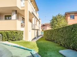 #22447 Ufficio al piano terra rialzato con posto auto