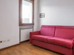 #22447 Ufficio al piano terra rialzato con posto auto