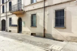 #21948 Ufficio con cantina in edificio ristrutturato