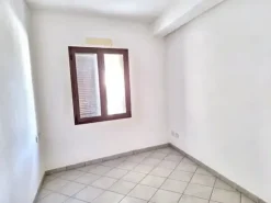 #25782 Ufficio con posto auto coperto