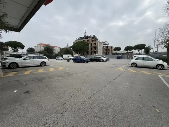 #25082 Ufficio di rappresentanza in locazione – 240 mq posizione strategica a Rimini