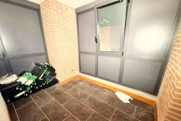 #25159 Ufficio e posto auto in edificio polifunzionale
