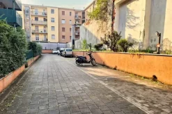 #25159 Ufficio e posto auto in edificio polifunzionale