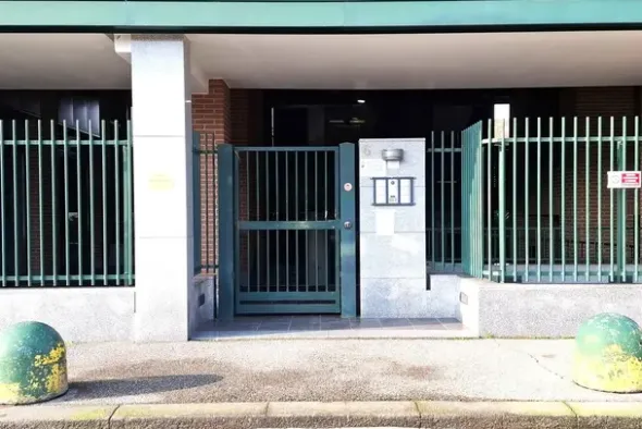 #25159 Ufficio e posto auto in edificio polifunzionale