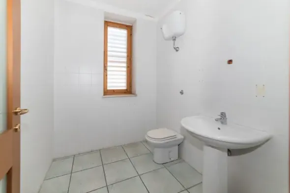 #15372 Ufficio in complesso residenziale