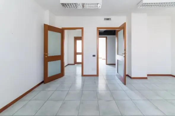 #15372 Ufficio in complesso residenziale