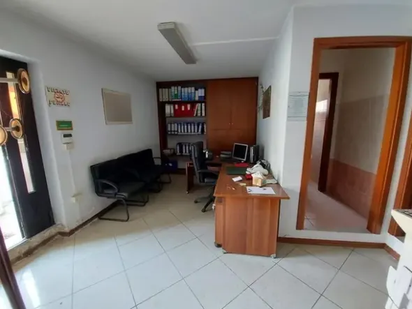 #13288 Ufficio in complesso residenziale
