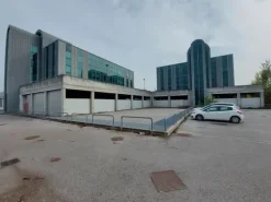 #12259 Ufficio in corso di costruzione con parcheggi