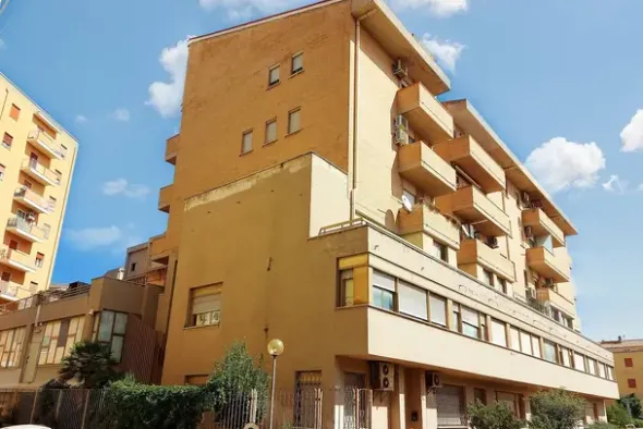 #21819 Ufficio piano secondo (sub 121) in zona centrale