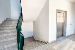 #24349 Ufficio piano sesto in zona semicentrale