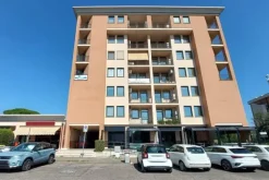 #24349 Ufficio piano sesto in zona semicentrale