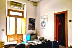 #25689 Ufficio piano terra in palazzina centrale