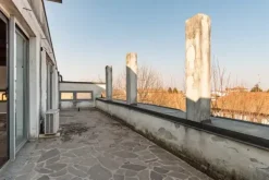 #15426 Unità immobiliari ad uso residenziale ed ufficio
