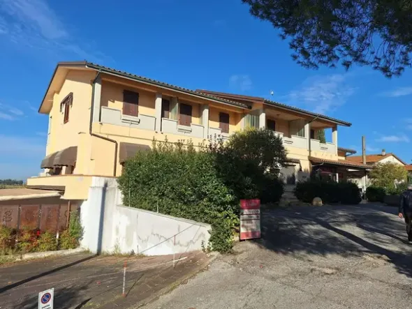 #25798 Vendesi Attività di Albergo 3* con Ristorante e Tabaccheria a Cerreto Guidi (FI)