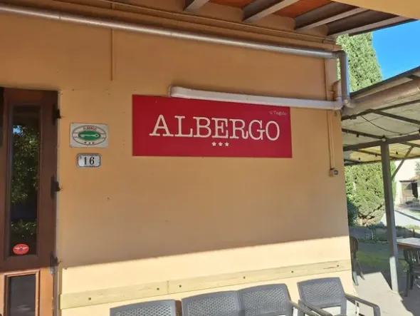 #25798 Vendesi Attività di Albergo 3* con Ristorante e Tabaccheria a Cerreto Guidi (FI)