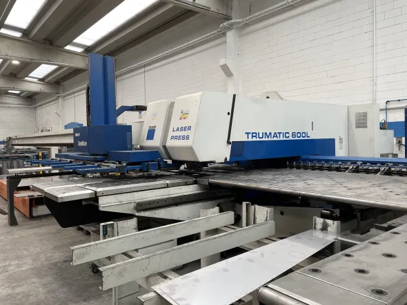 Vendesi Trumpf 600L con sheetmaster (solo punzonatrice)