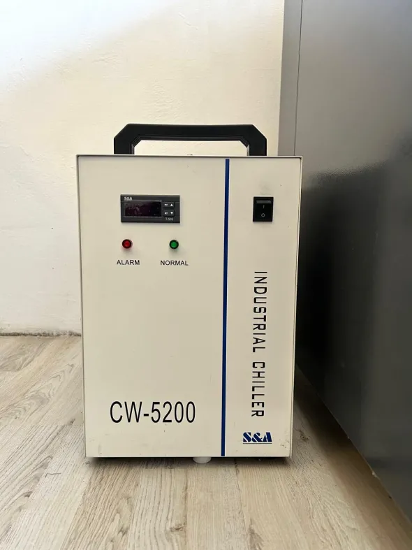 Vendo incisore e taglio Laser co2