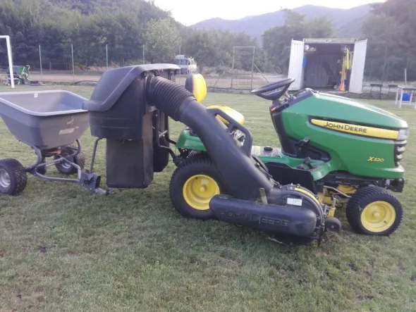 vendo TRATTORE JOHN DEERE X320