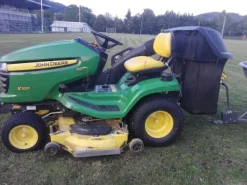 vendo TRATTORE JOHN DEERE X320