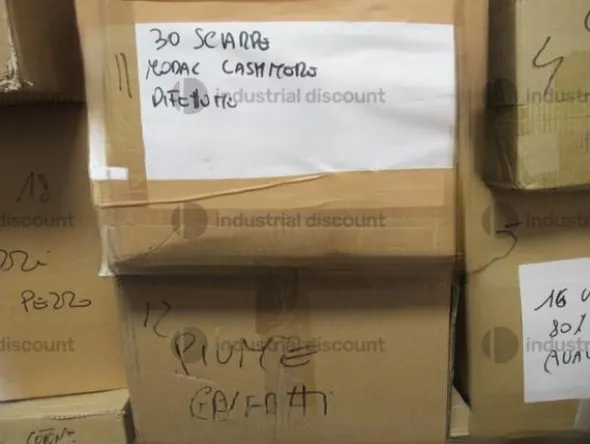 2#9153 Vestiti e tessuti