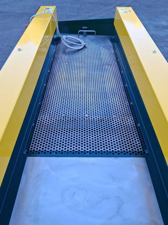 VIBRATING SCREEN