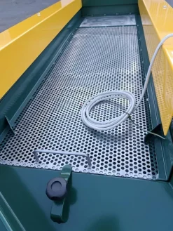 VIBRATING SCREEN