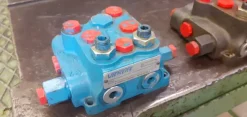 VICKERS DIRECTIONAL CONTROL VALVE